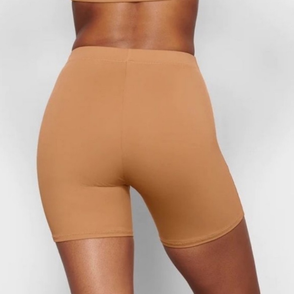 SKIMS Swim Shorts womens - Picture 3 of 9